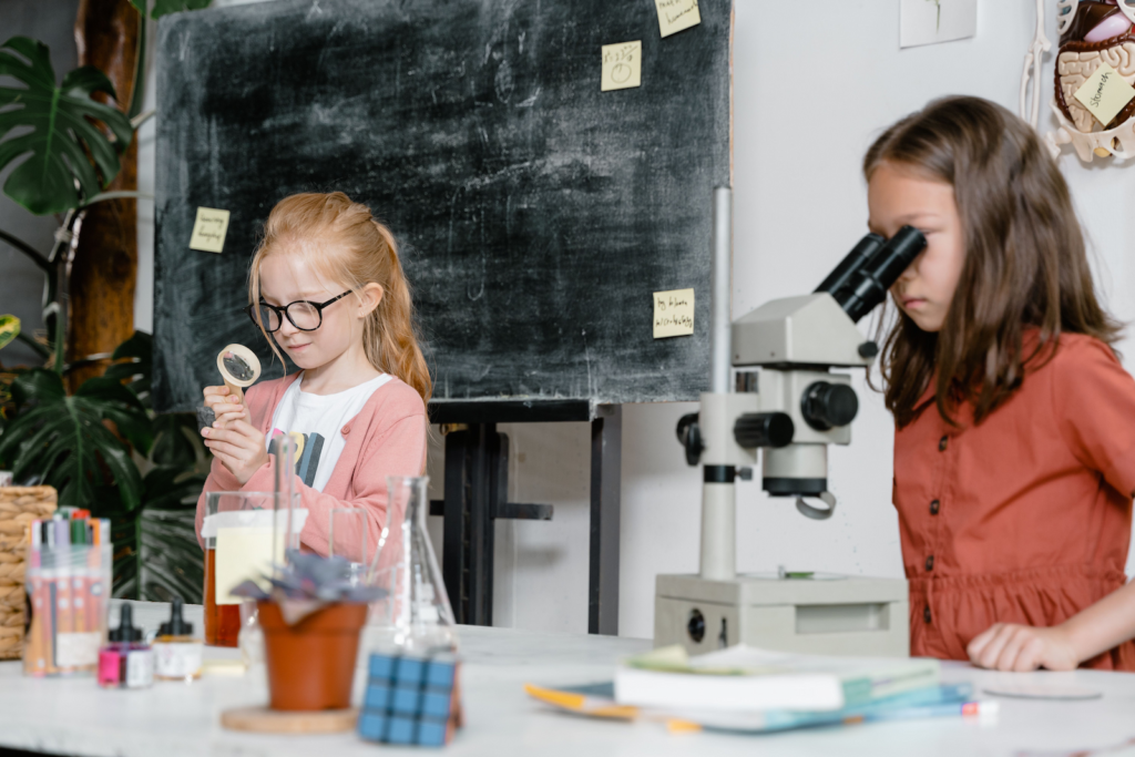 children in the lab